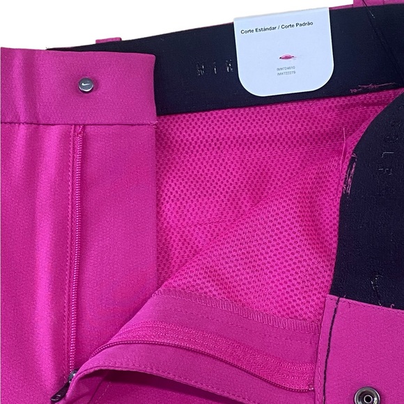 Nike Golf Shorts - Picture 4 of 7